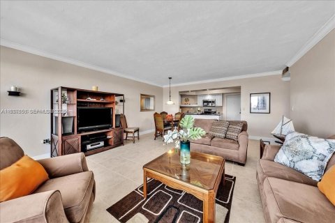 Купить кондоминиум в Холливуд, Флорида 2 спальни, 104.05м2, № 1995603 - фото 13