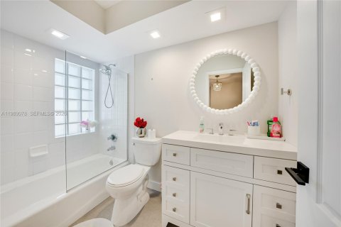 Купить виллу или дом в Авентура, Флорида 4 спальни, 301.93м2, № 2051969 - фото 13