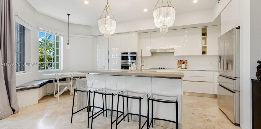 Дом в Авентура, Флорида 4 спальни, 301.93м2 № 2051969