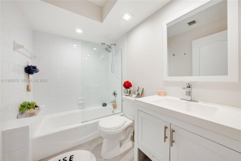 Купить виллу или дом в Авентура, Флорида 4 спальни, 301.93м2, № 2051969 - фото 17