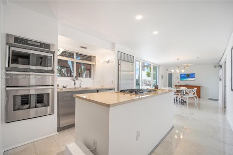 Copropriété à vendre à Miami Beach, Floride: 3 chambres, 133.78 m2 № 2012305 - photo 3