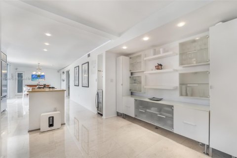 Copropriété à vendre à Miami Beach, Floride: 3 chambres, 133.78 m2 № 2012305 - photo 9
