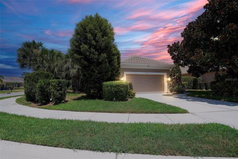 House in Bradenton, Florida 2 bedrooms, 152.27 sq.m. № 2232191