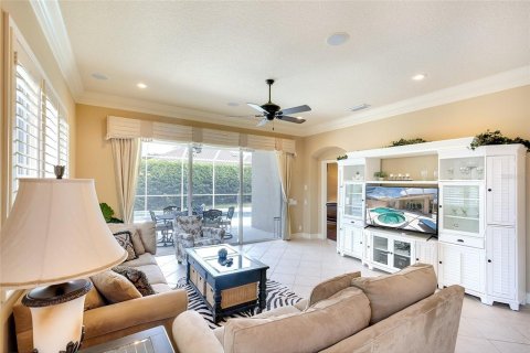 House in Bradenton, Florida 2 bedrooms, 152.27 sq.m. № 2232191 - photo 10