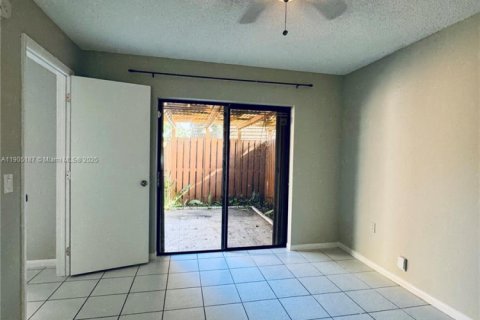 Купить таунхаус в Дейви, Флорида 2 спальни, 138.24м2, № 1962985 - фото 12