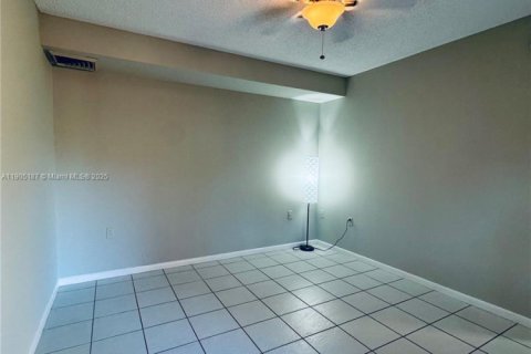 Купить таунхаус в Дейви, Флорида 2 спальни, 138.24м2, № 1962985 - фото 10