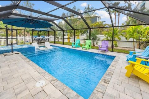 House in Longboat Key, Florida 3 bedrooms, 115.29 sq.m. № 1855857 - photo 18