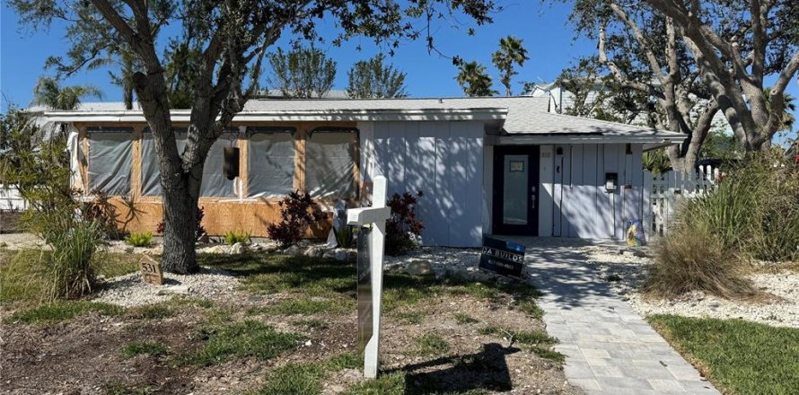 House in Longboat Key, Florida 3 bedrooms, 115.29 sq.m. № 1855857
