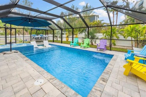 House in Longboat Key, Florida 3 bedrooms, 115.29 sq.m. № 1855857 - photo 23