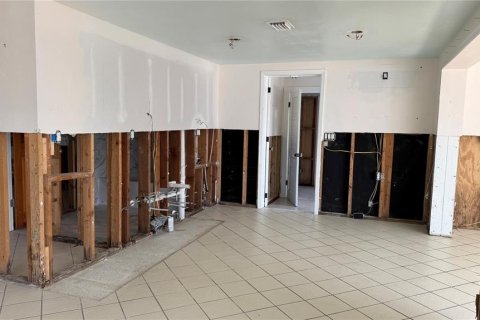 House in Longboat Key, Florida 3 bedrooms, 115.29 sq.m. № 1855857 - photo 8