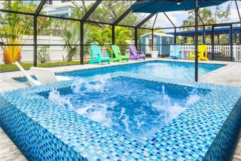 House in Longboat Key, Florida 3 bedrooms, 115.29 sq.m. № 1855857 - photo 20