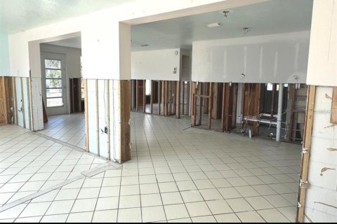 House in Longboat Key, Florida 3 bedrooms, 115.29 sq.m. № 1855857 - photo 19