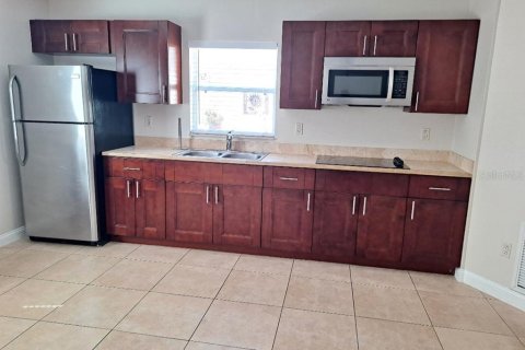 Commercial property in Tampa, Florida 167.6 sq.m. № 1631862 - photo 12