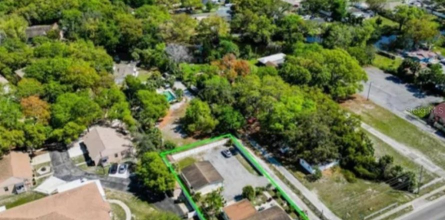 Commercial property in Tampa, Florida 167.6 sq.m. № 1631862