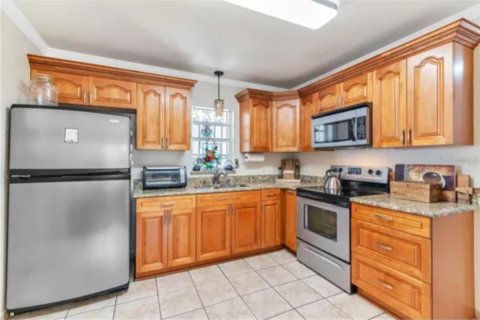 Commercial property in Tampa, Florida 167.6 sq.m. № 1631862 - photo 16