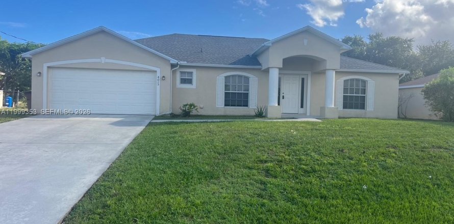 Villa ou maison à Lehigh Acres, Floride 4 chambres, 185.15 m2 № 2089635