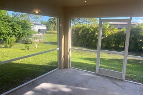 Villa ou maison à vendre à Lehigh Acres, Floride: 4 chambres, 185.15 m2 № 2089635 - photo 6