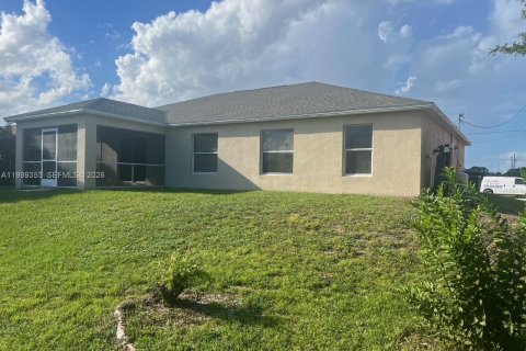 Villa ou maison à vendre à Lehigh Acres, Floride: 4 chambres, 185.15 m2 № 2089635 - photo 5