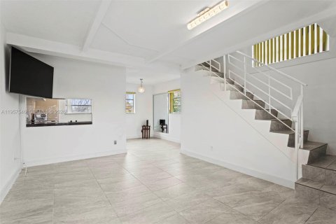 Condominio en Miami, Florida, 1 dormitorio  № 2153562