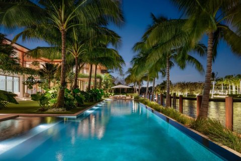 Villa ou maison à vendre à Coral Gables, Floride: 6 chambres, 744.7 m2 № 2025072 - photo 6
