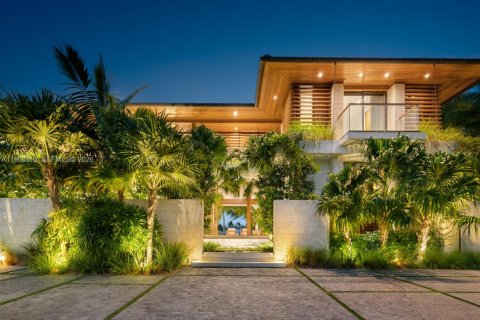 Villa ou maison à Coral Gables, Floride 6 chambres, 744.7 m2 № 2025072