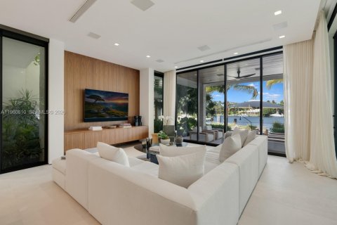 Villa ou maison à vendre à Coral Gables, Floride: 6 chambres, 744.7 m2 № 2025072 - photo 21