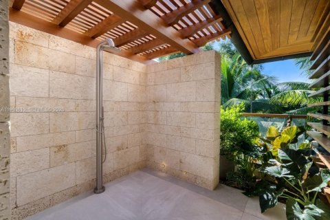 Villa ou maison à vendre à Coral Gables, Floride: 6 chambres, 744.7 m2 № 2025072 - photo 24