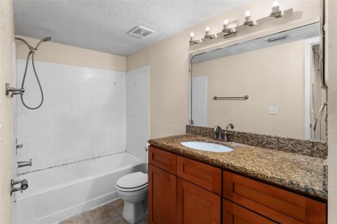 Condo in Orlando, Florida, 1 bedroom  № 1651251 - photo 15