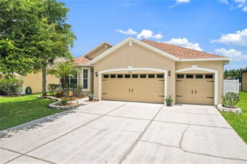 Villa ou maison à Wesley Chapel, Floride 4 chambres, 199.46 m2 № 2151946