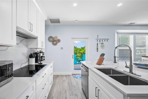 Condo in Captiva, Florida, 2 bedrooms  № 1767495 - photo 24