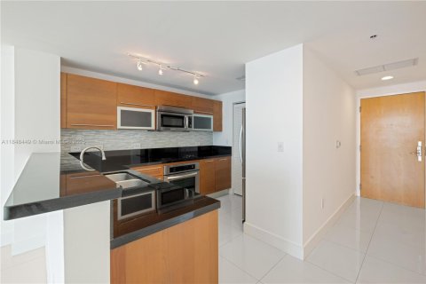 Снять в аренду кондоминиум в Майами, Флорида 1 спальня, 74.88м2, № 1858621 - фото 7