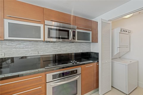 Снять в аренду кондоминиум в Майами, Флорида 1 спальня, 74.88м2, № 1858621 - фото 8