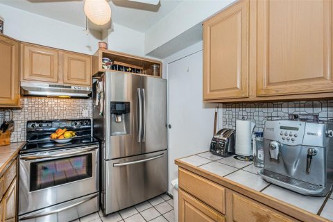 Condominio en venta en Treasure Island, Florida, 2 dormitorios, 97.08 m2 № 2156094 - foto 16