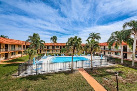 Condominio en venta en Treasure Island, Florida, 2 dormitorios, 97.08 m2 № 2156094 - foto 9