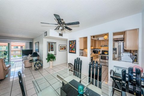 Condominio en venta en Treasure Island, Florida, 2 dormitorios, 97.08 m2 № 2156094 - foto 12