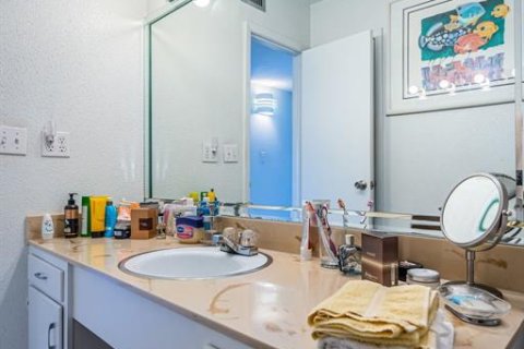 Condominio en venta en Treasure Island, Florida, 2 dormitorios, 97.08 m2 № 2156094 - foto 28