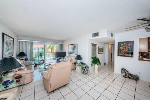 Condominio en venta en Treasure Island, Florida, 2 dormitorios, 97.08 m2 № 2156094 - foto 11
