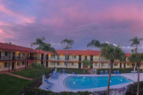 Condominio en venta en Treasure Island, Florida, 2 dormitorios, 97.08 m2 № 2156094 - foto 6