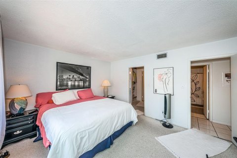 Condominio en venta en Treasure Island, Florida, 2 dormitorios, 97.08 m2 № 2156094 - foto 21