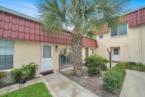 Condo in Lake Worth, Florida, 2 bedrooms № 2250502 - photo 24