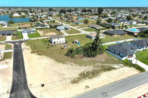 Terreno en venta en Cape Coral, Florida № 1707221 - foto 13