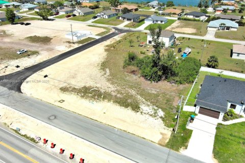 Terreno en venta en Cape Coral, Florida № 1707221 - foto 11