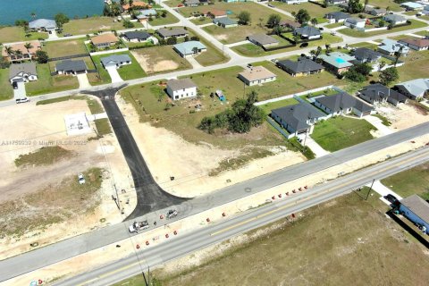 Terreno en venta en Cape Coral, Florida № 1707221 - foto 16