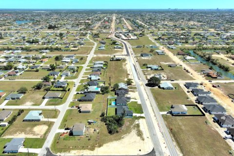 Terreno en venta en Cape Coral, Florida № 1707221 - foto 22