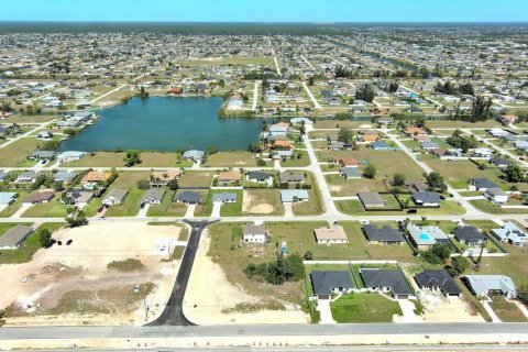 Terreno en venta en Cape Coral, Florida № 1707221 - foto 21