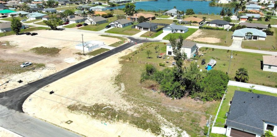 Terreno en Cape Coral, Florida № 1707221