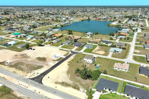 Terreno en venta en Cape Coral, Florida № 1707221 - foto 19