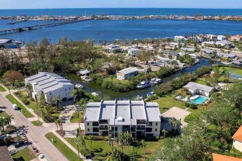 Condo à Cortez, Floride, 2 chambres  № 2284713