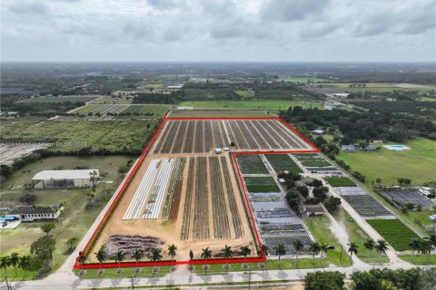 Купить коммерческую недвижимость в Майами, Флорида № 1984989 - фото 4