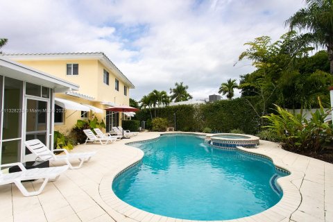 Villa ou maison à louer à Hollywood, Floride: 6 chambres, 232.26 m2 № 1863937 - photo 6